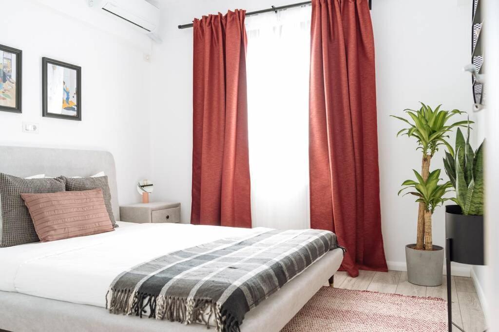 Sunny 2Br Flat - Old Town View Daire Bükreş Dış mekan fotoğraf