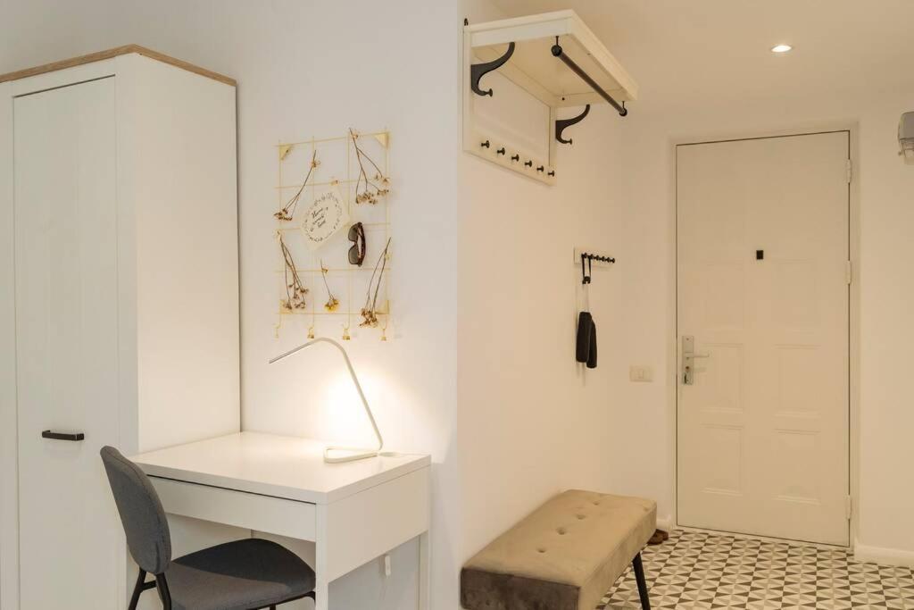Sunny 2Br Flat - Old Town View Daire Bükreş Dış mekan fotoğraf